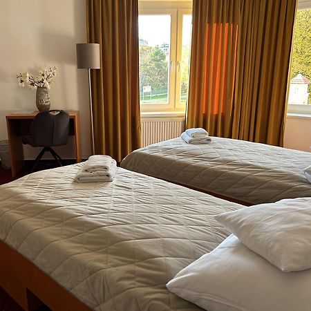 Hotel Evan U Hoffera Topoľčany Esterno foto