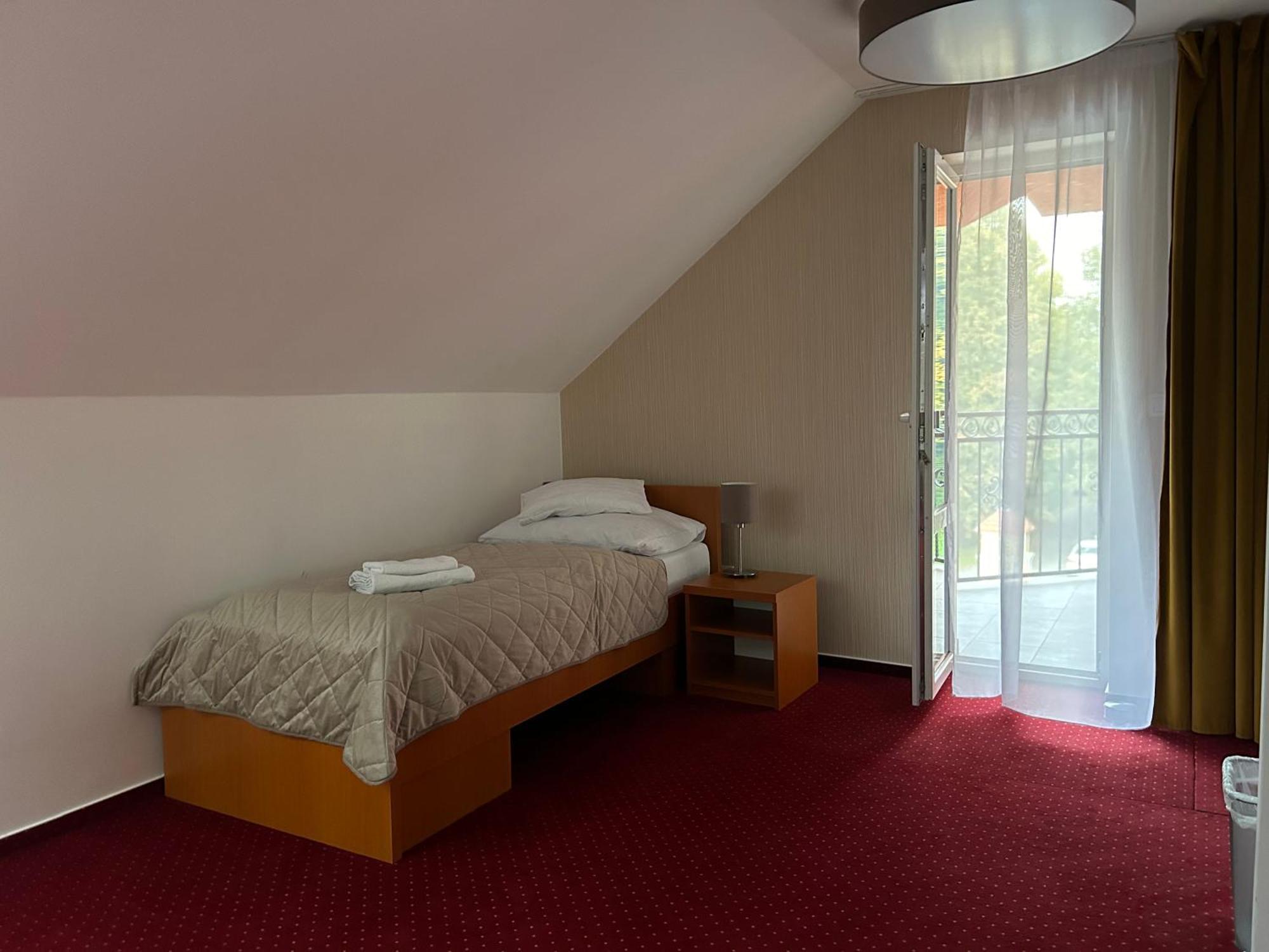 Hotel Evan U Hoffera Topoľčany Esterno foto