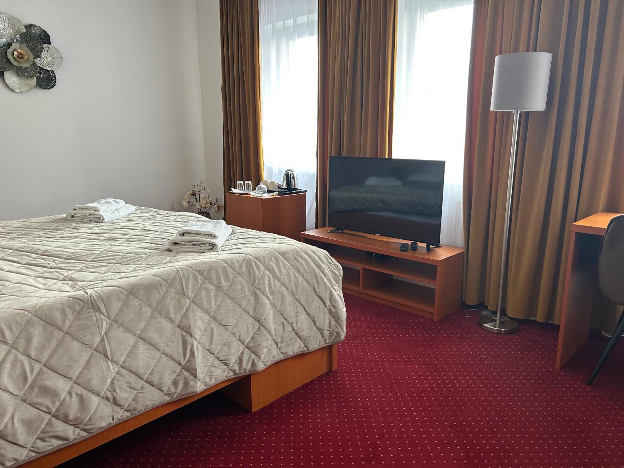 Hotel Evan U Hoffera Topoľčany Esterno foto