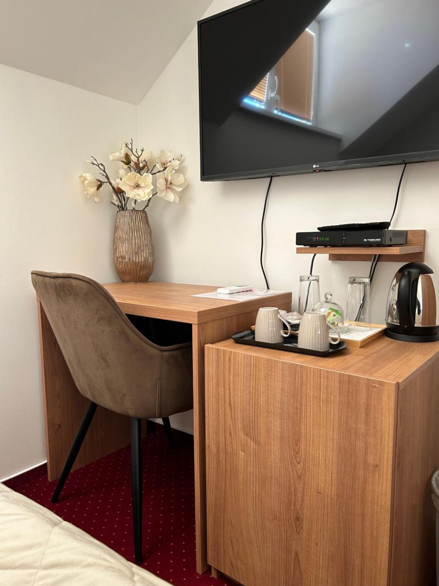 Hotel Evan U Hoffera Topoľčany Esterno foto