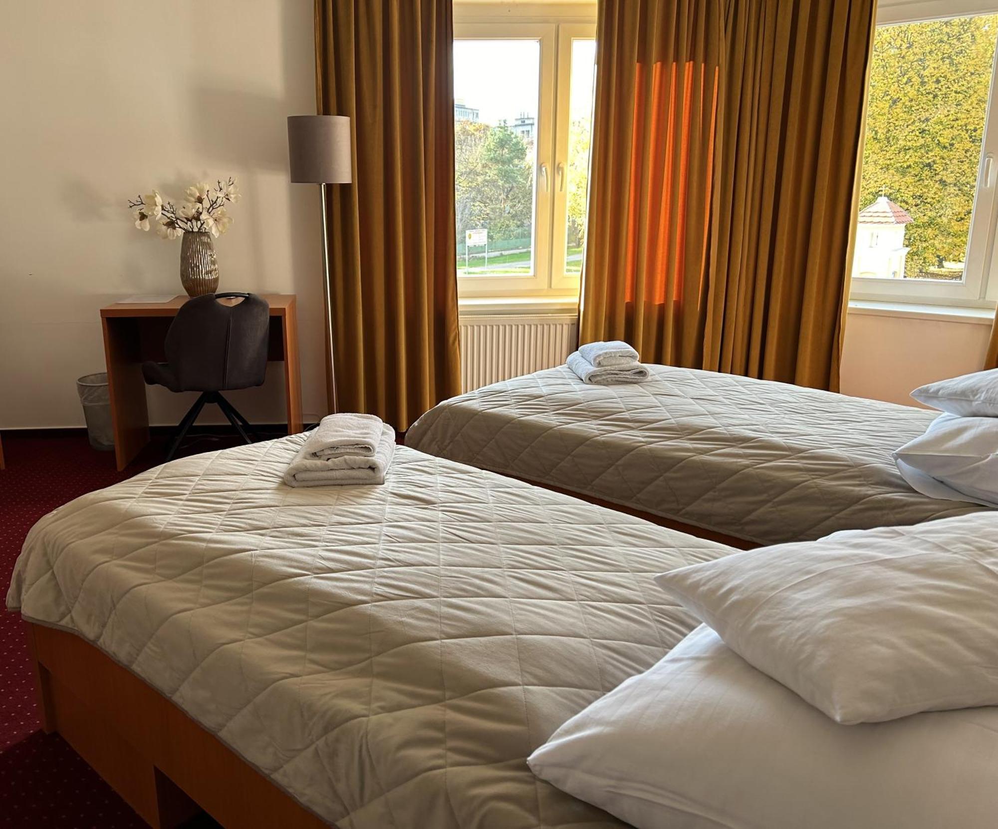 Hotel Evan U Hoffera Topoľčany Esterno foto