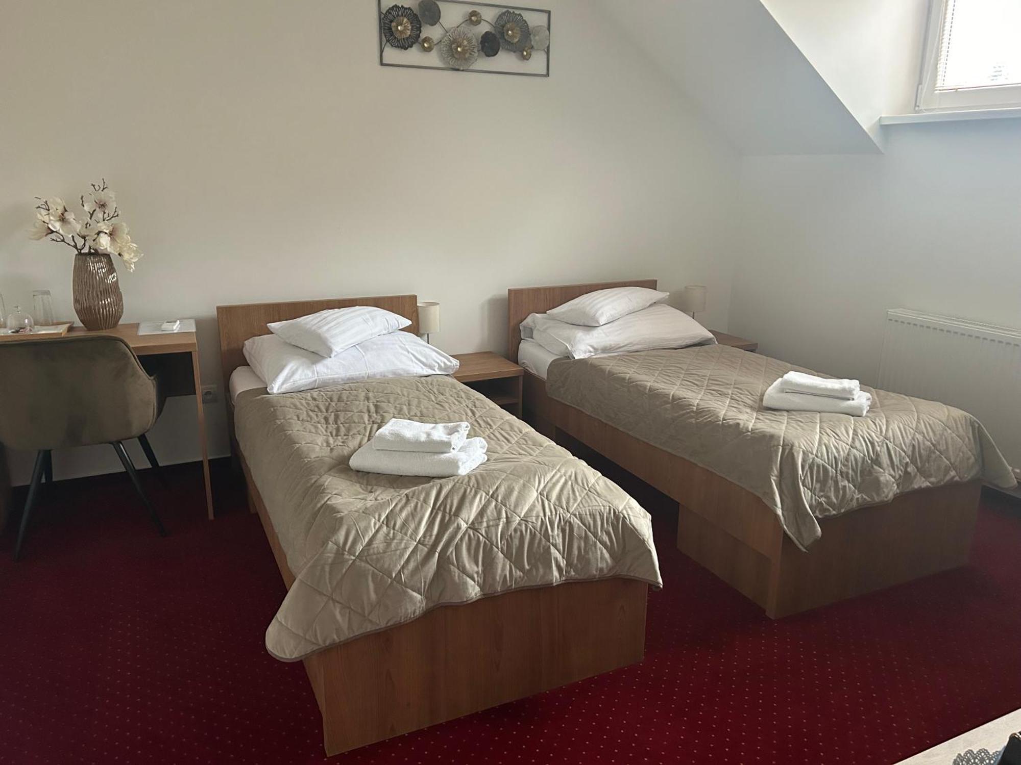 Hotel Evan U Hoffera Topoľčany Esterno foto