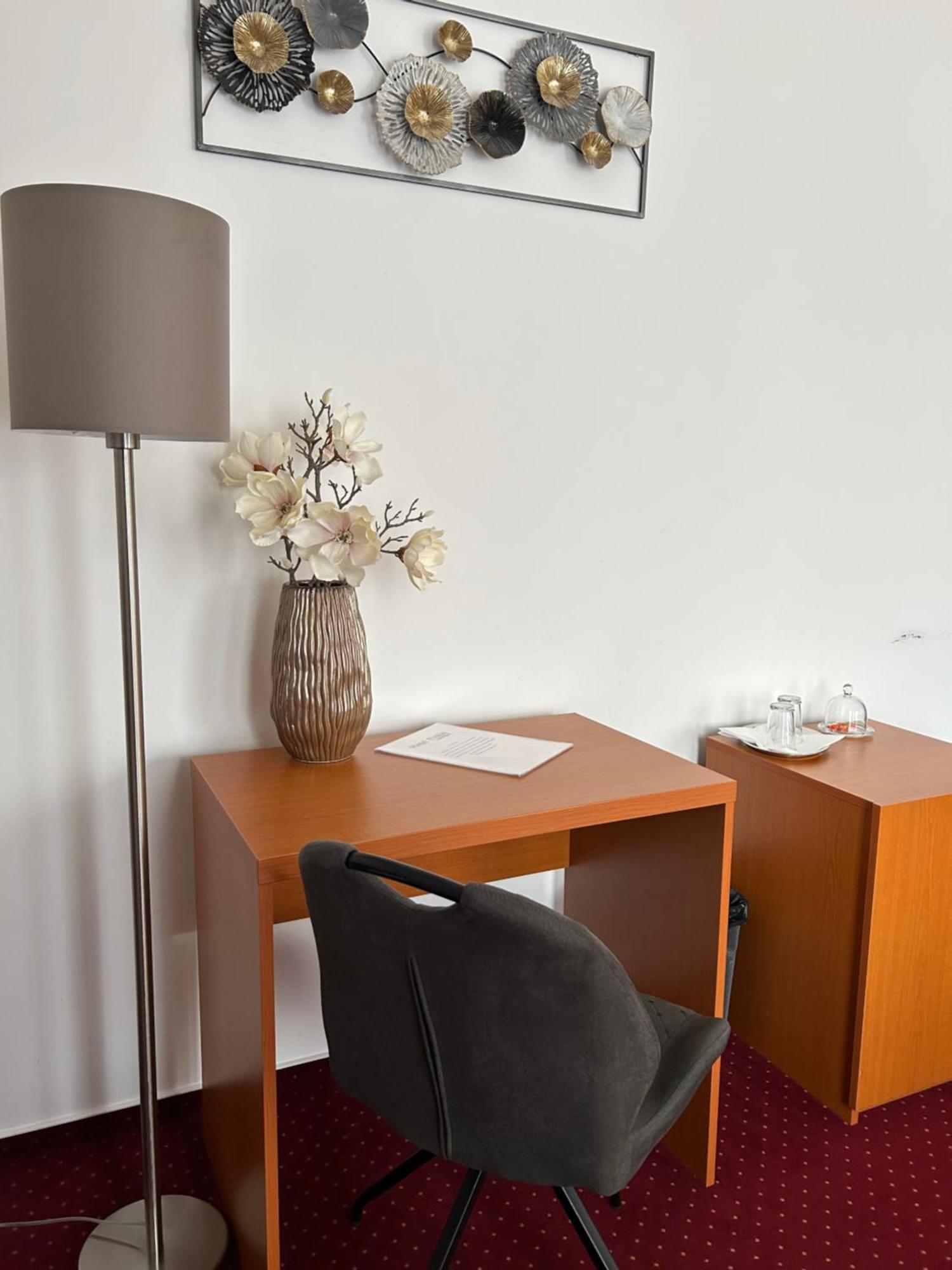Hotel Evan U Hoffera Topoľčany Esterno foto