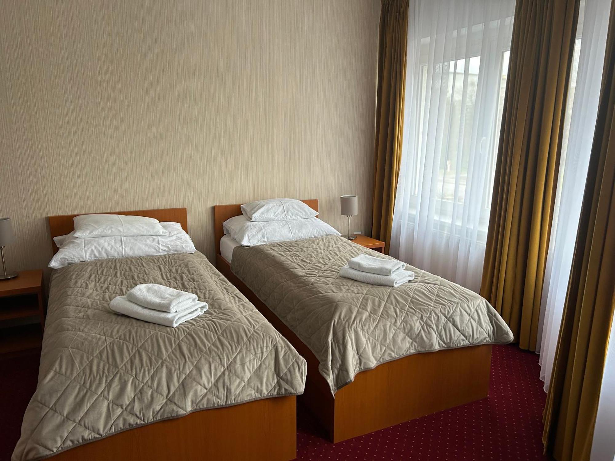 Hotel Evan U Hoffera Topoľčany Esterno foto