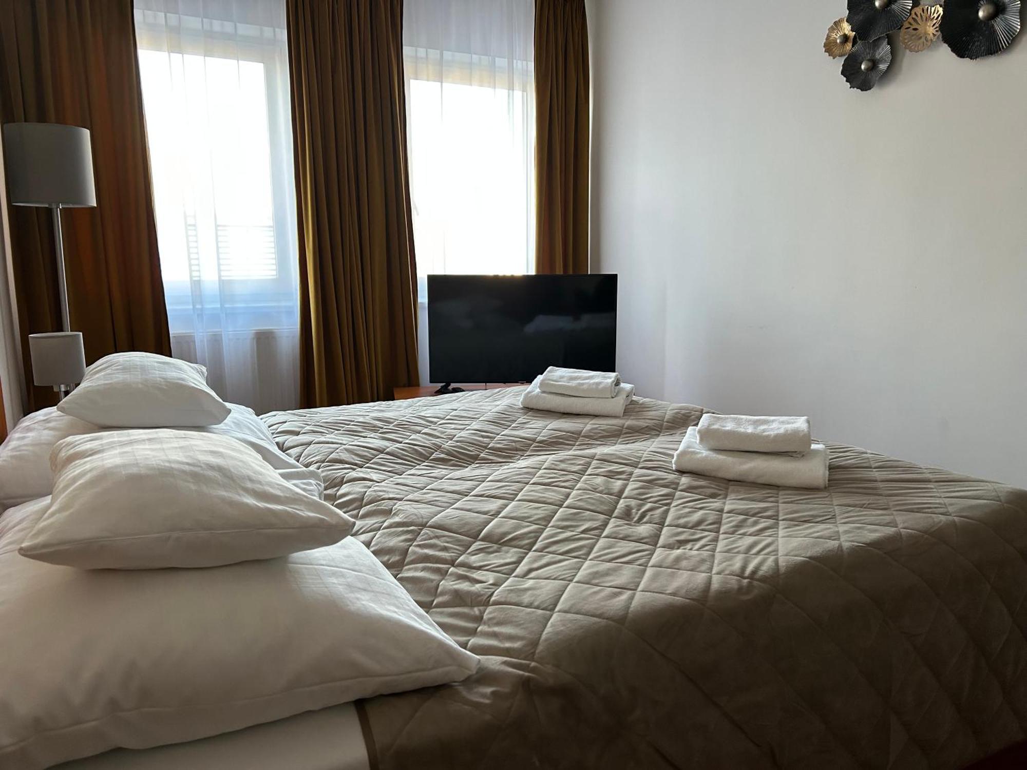 Hotel Evan U Hoffera Topoľčany Esterno foto