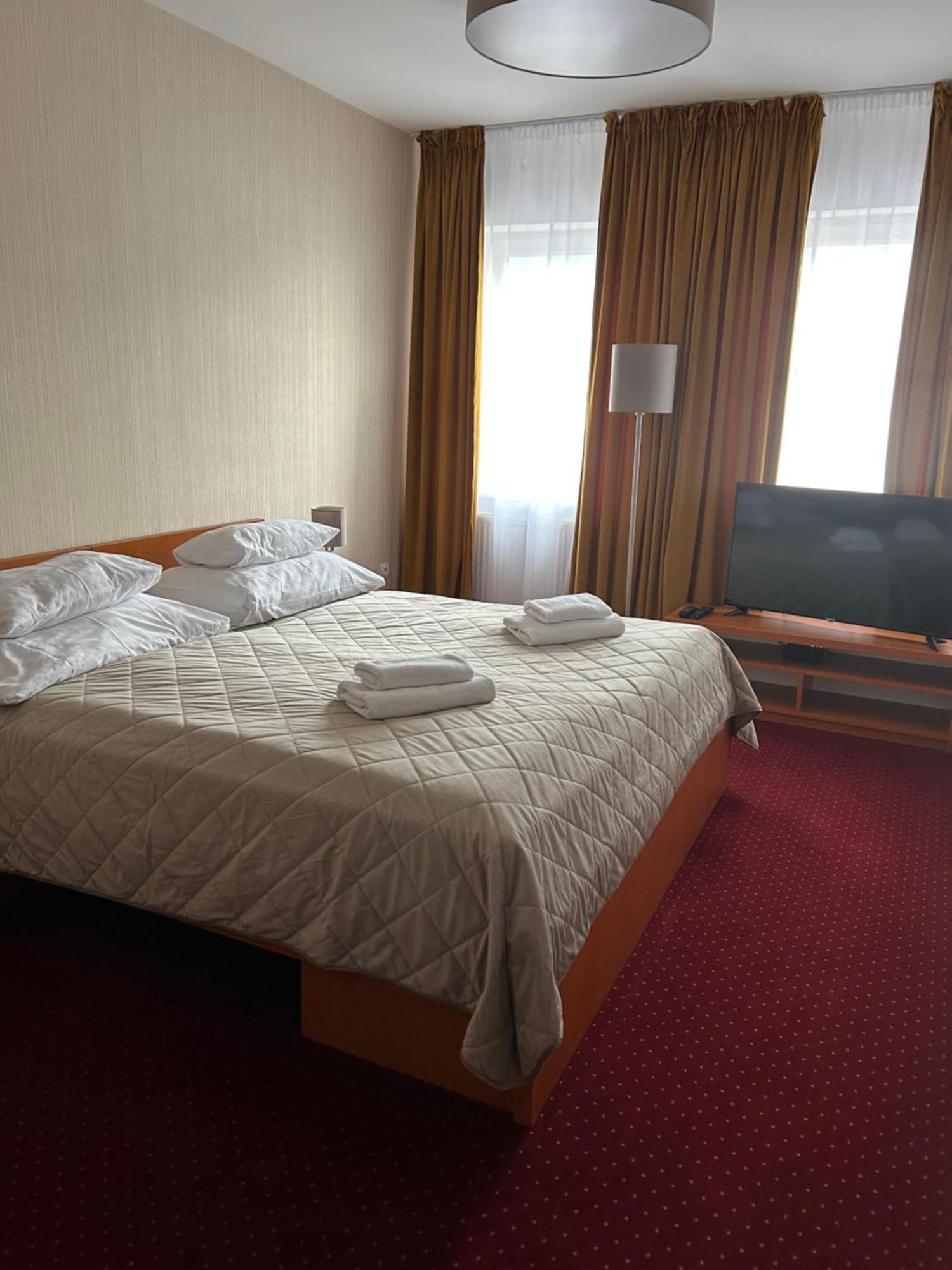 Hotel Evan U Hoffera Topoľčany Esterno foto