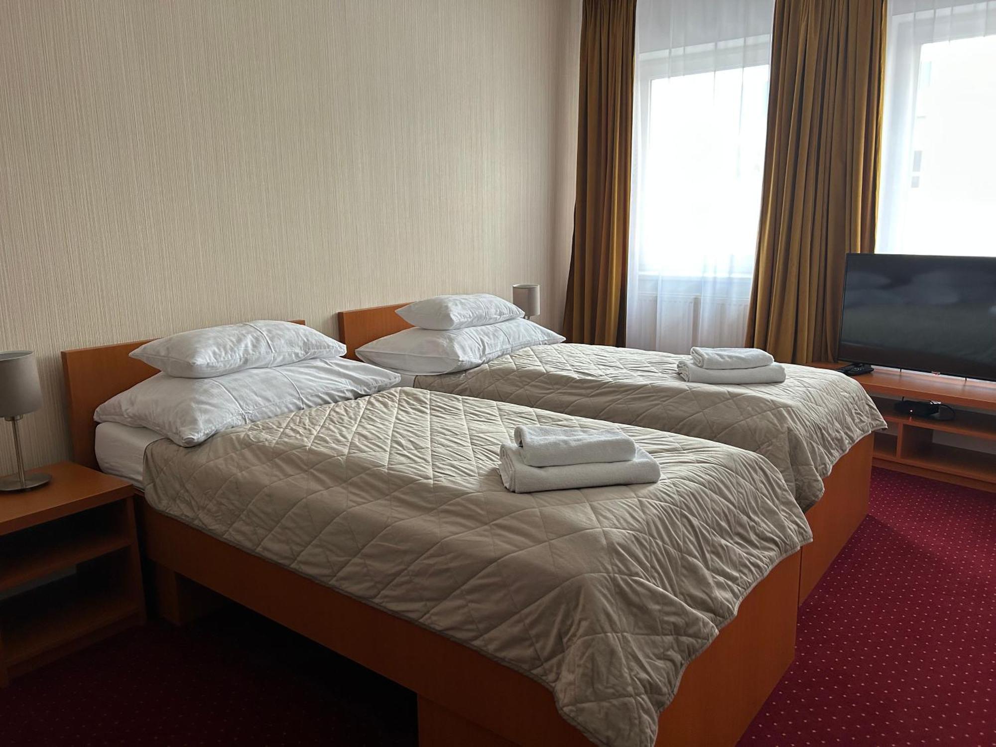 Hotel Evan U Hoffera Topoľčany Esterno foto